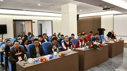 百V全屋定制數(shù)字工廠迎來(lái)成都家具商會(huì)交流沙龍